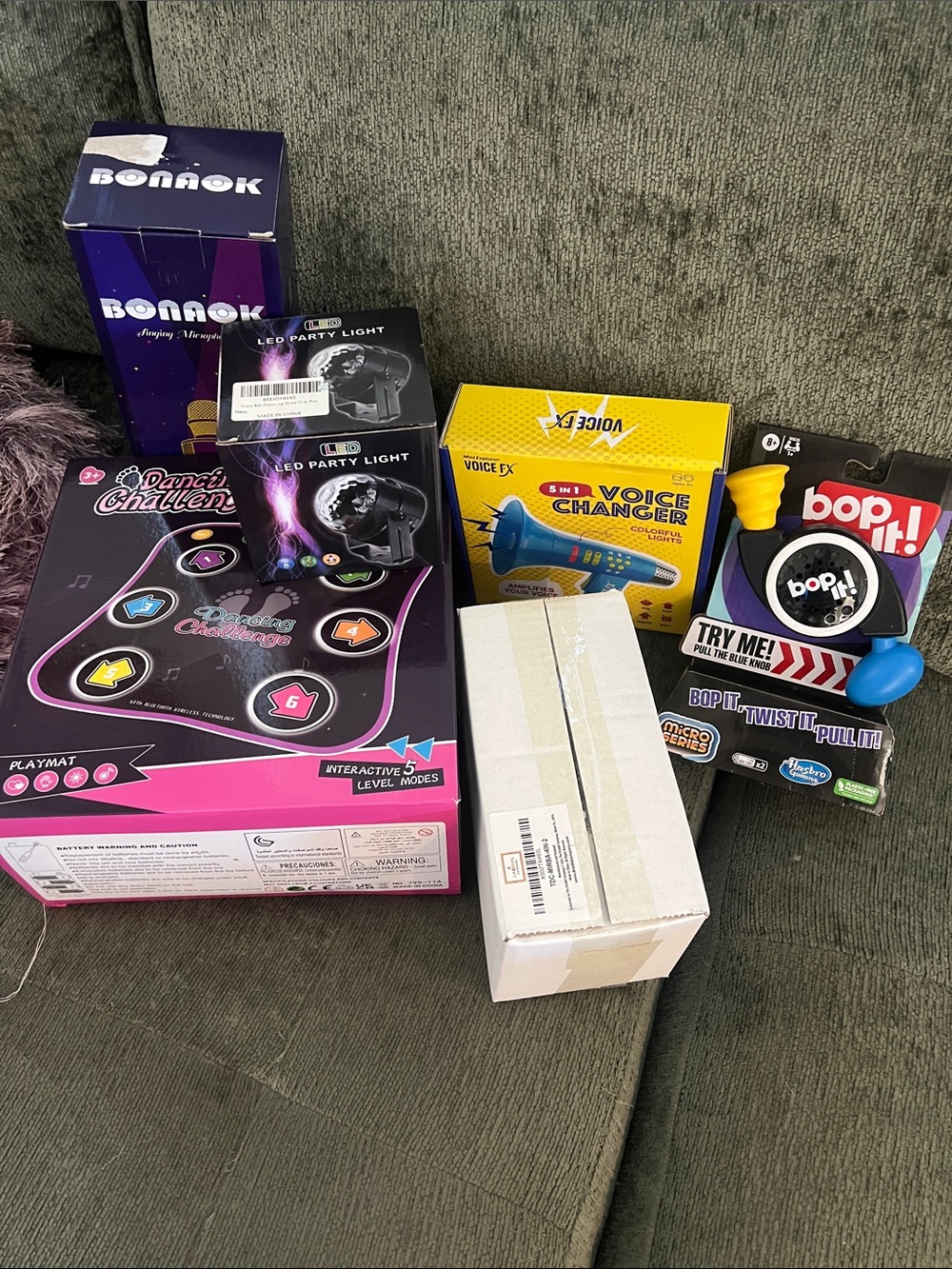 🪩 Kids Ultimate Dance Party Bundle Bluetooth Karaoke Mic Playmat Bop It & Lights